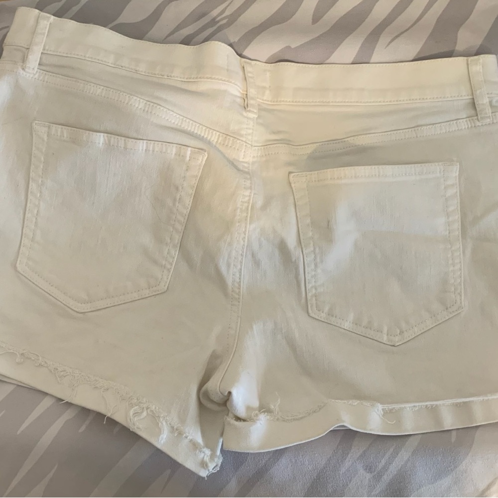 LOFT Women's Cream Jean Shorts - Picture 2 of 8